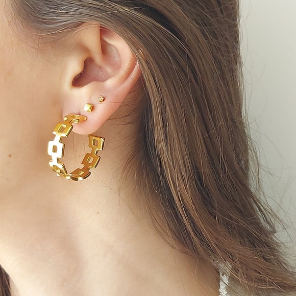 18K Gold Plated Hoop Earrings*Geometric Earrings* - Picture 1 of 5